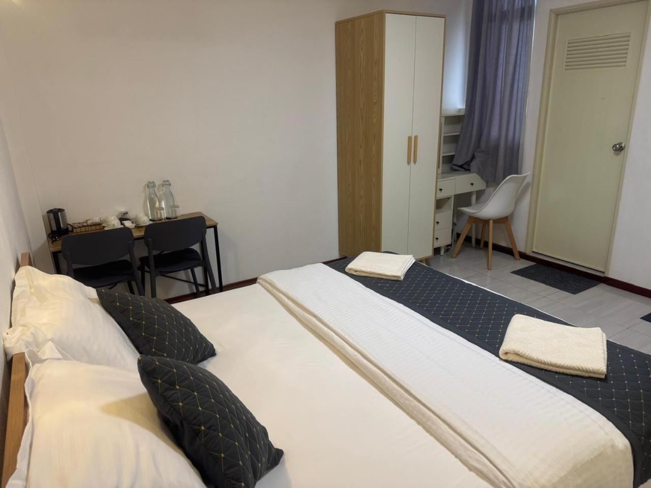Eydhafushi Home Stay Residence منزل للإقامة *